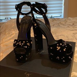 Giuseppe Zanotti platform shoes... Black velvet